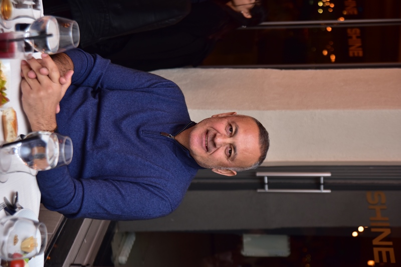 Lütfü Sapmaz :  Dostlar�n�, Gelenekselle�en �ftar Davetinde A��rlad�